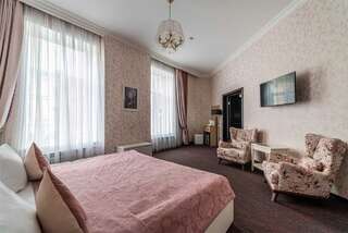 Гостиница Кравт Отель Санкт-Петербург Люкс с двуспальной кроватью «king-size», балконом, джакузи-10